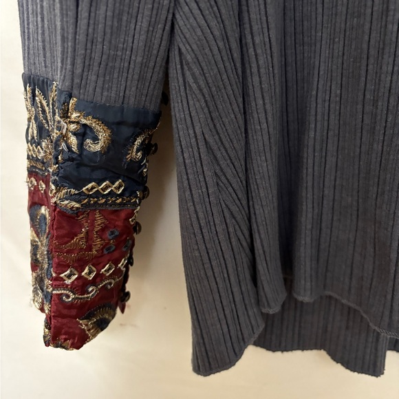 Soft Surroundings Gray Tapestry Contrasting Cuff Size Large - Picture 6 of 8